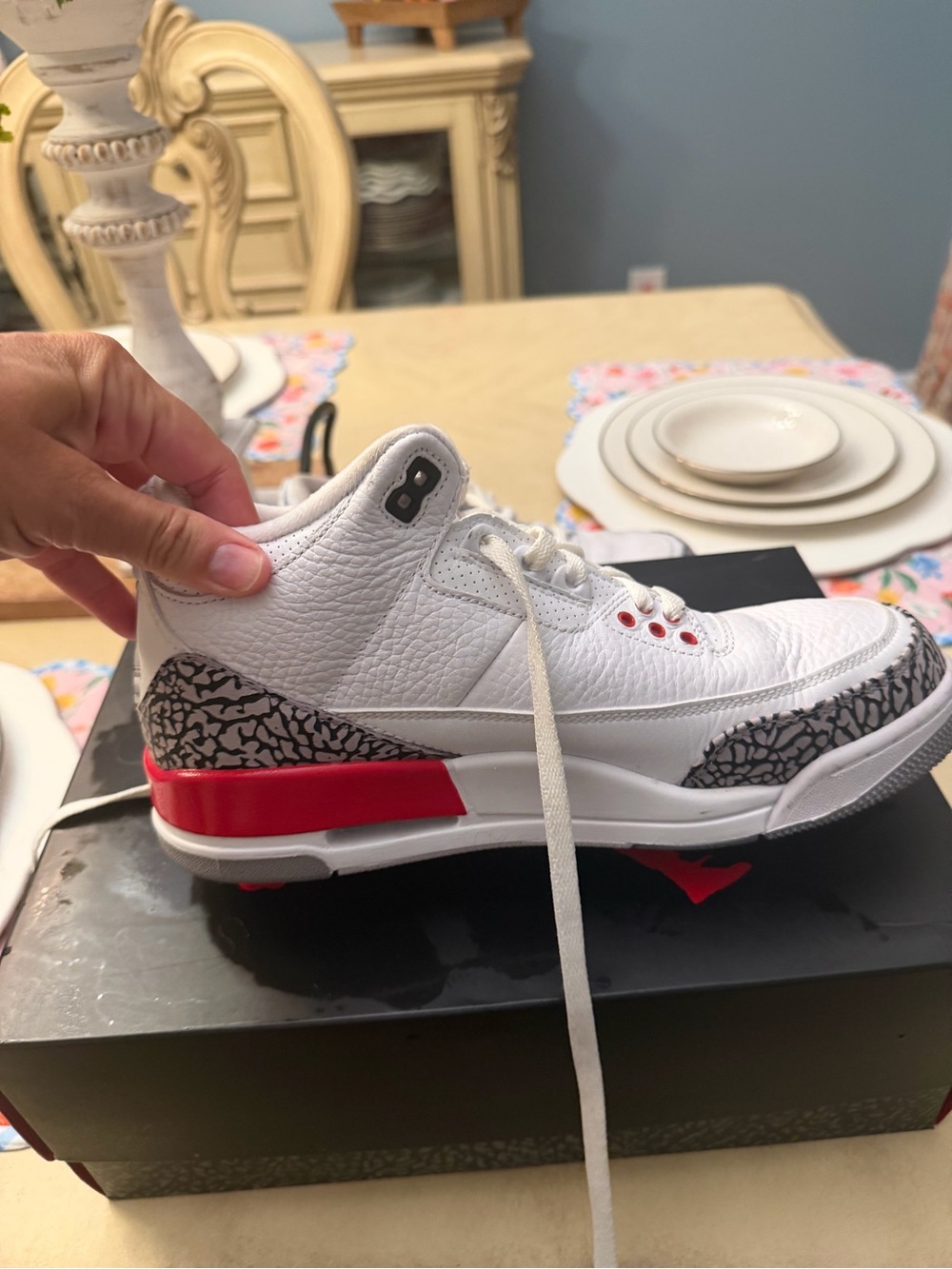 Nike Men’s Athletic Shoes White Black Red - Picture 5 of 9